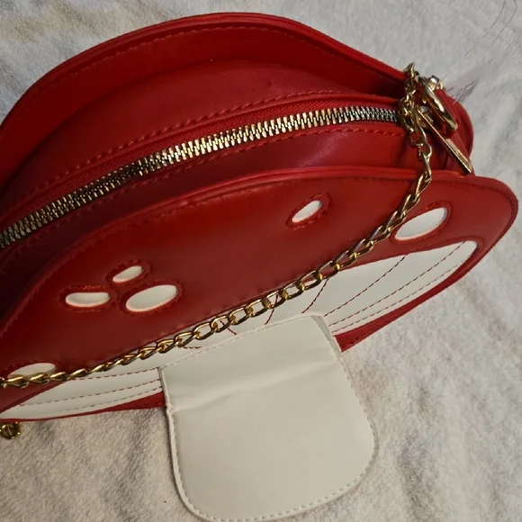 Mushroom Crossbody Bag with Gold Chain - Picture 4 of 8